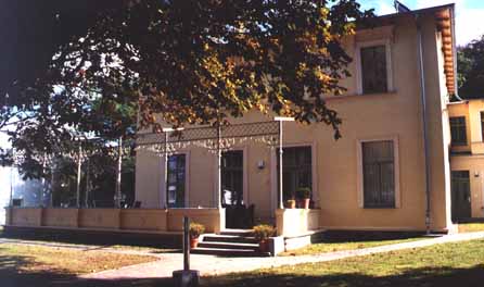 Villa Kaiserhof von vorn in der typischen Seeb�derarchitektur